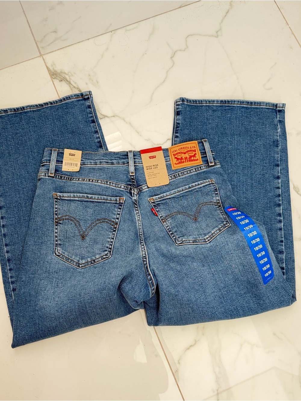 Levi's Women’s Medium Blue Relaxed Straight Jeans